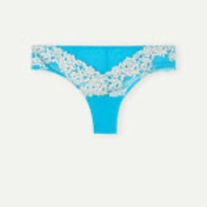 Pretty Flowers Brazilian